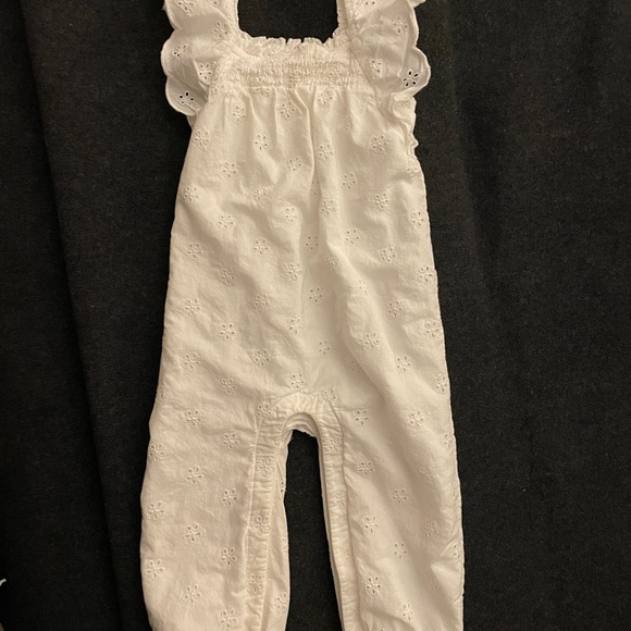 GAP White Eyelet Ruffled Strap Jumpsuit - NWOT - Picture 1 of 3